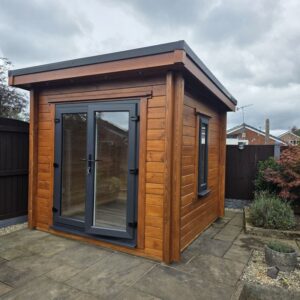 10125 - 8ft x 8ft Pent Log Cabin